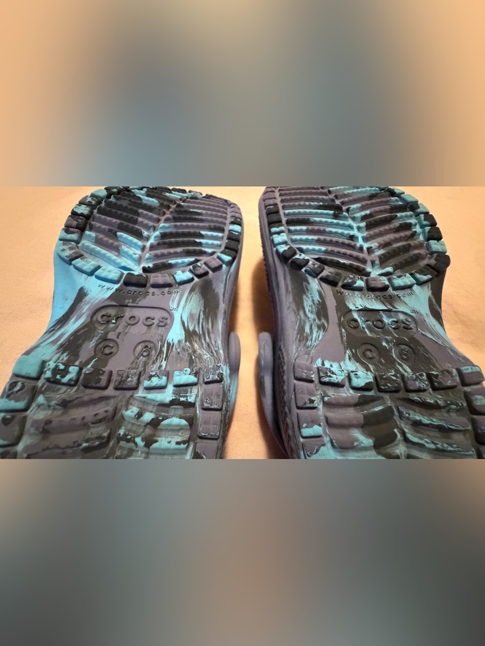 Crocs Classic Marbled Clogs - Picture 6 of 10